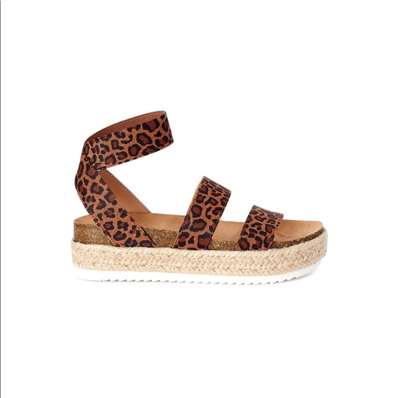 Time and Tru Shoes - NWT Leopard Platform Espadrille Sandal Sz 8